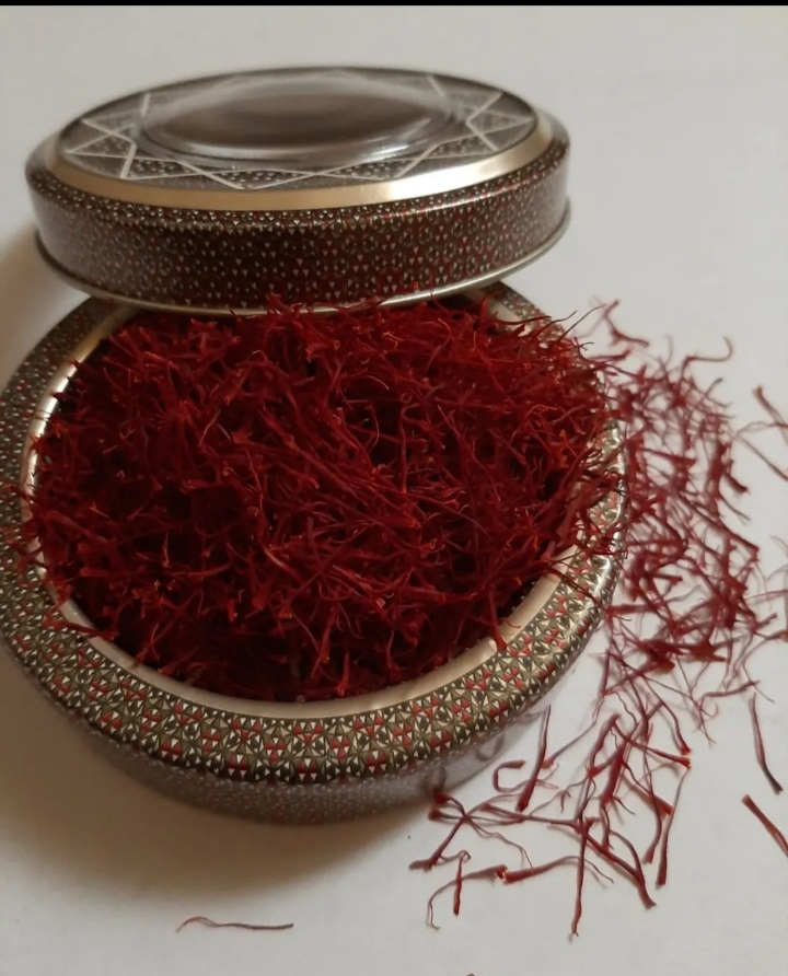 زعفران نگین سنتی خشک خراسان