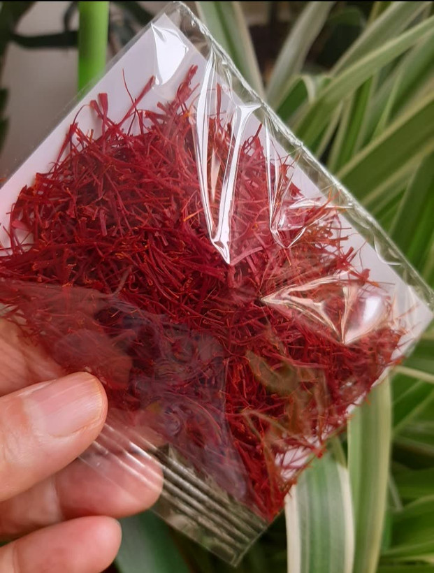 زعفران نگین سنتی خشک خراسان