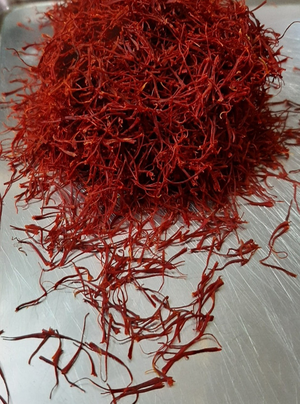 زعفران نگین سنتی خشک نرگس خراسان ۱ مثقال با سلفون